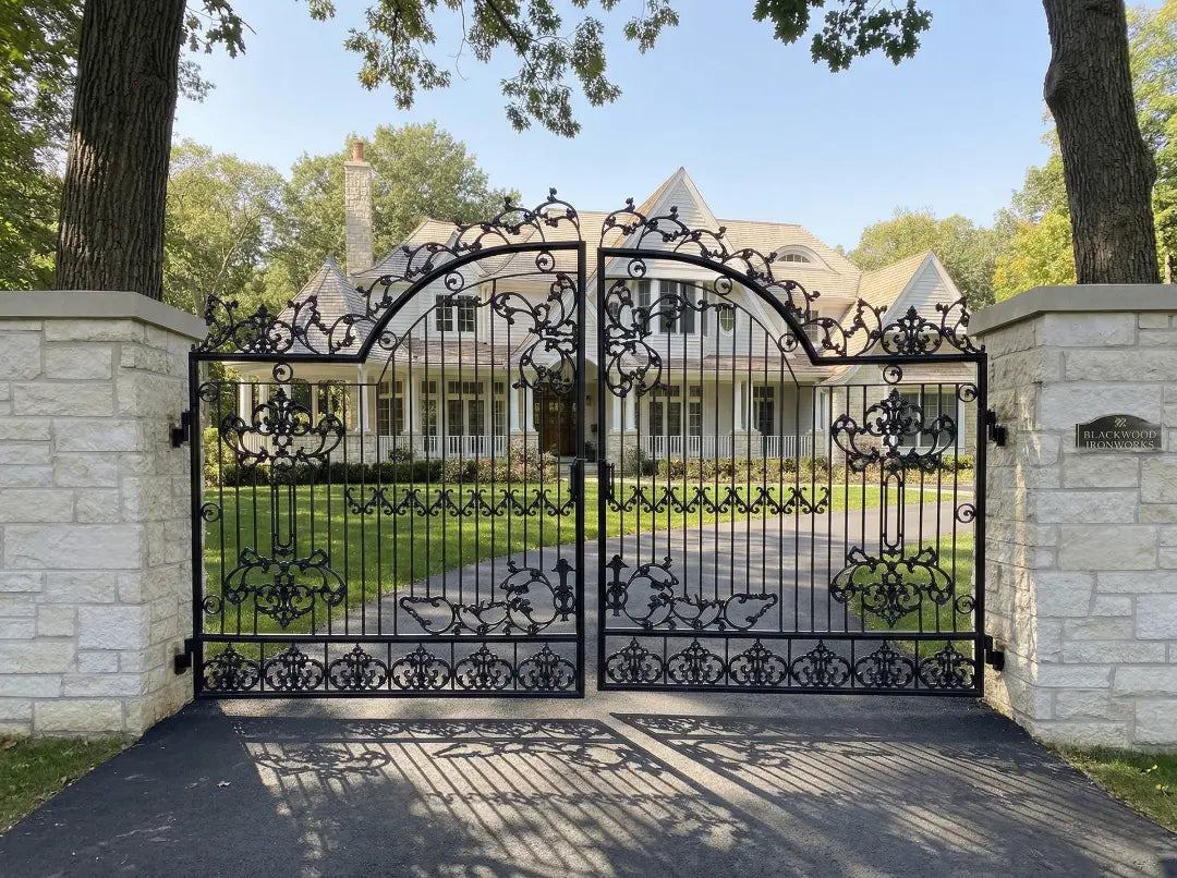 Custom Steel Driveway Gates for Mansions: Design Trends in Canada 2026